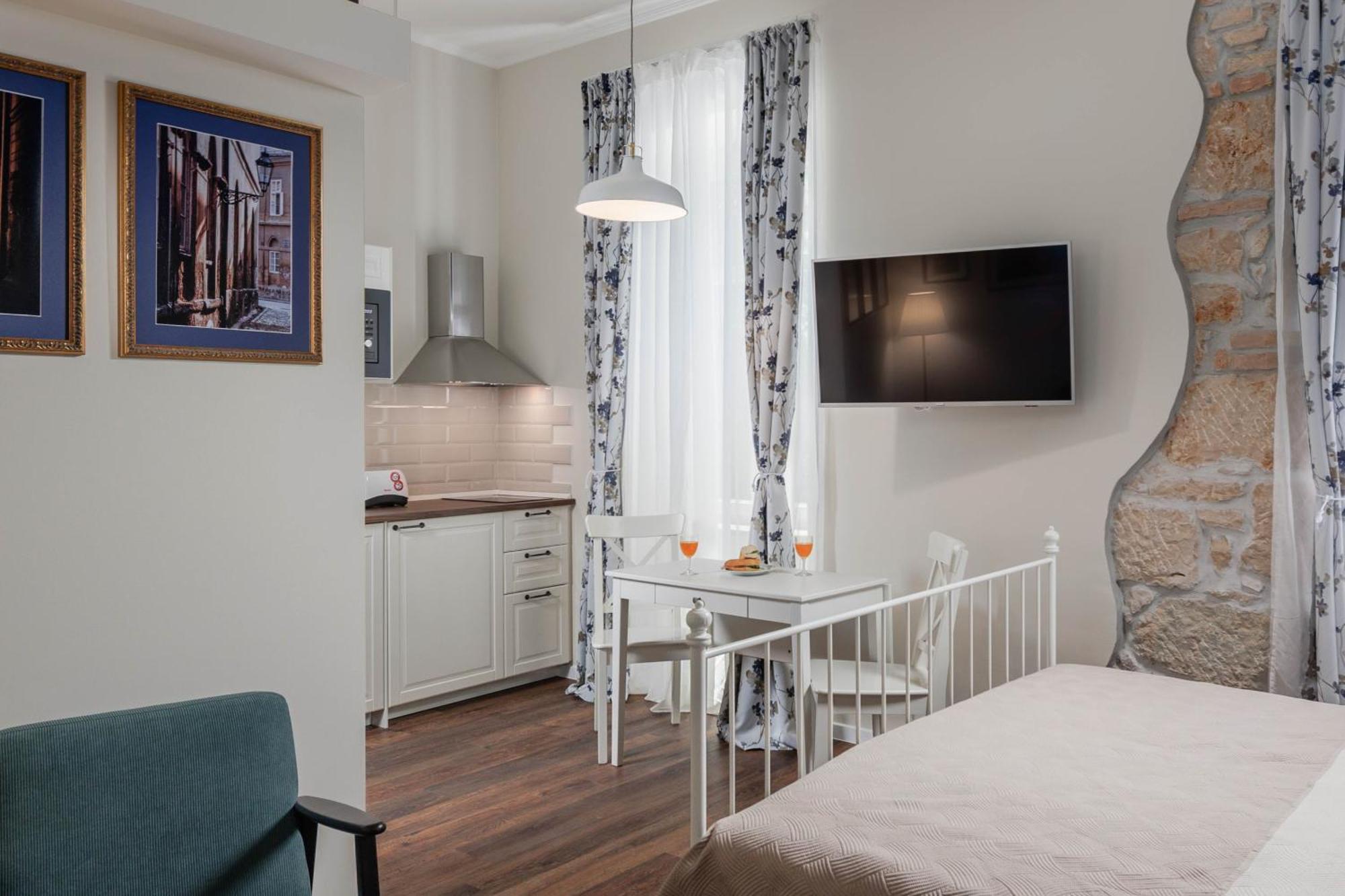 Photel Apartments Crikvenica Bagian luar foto
